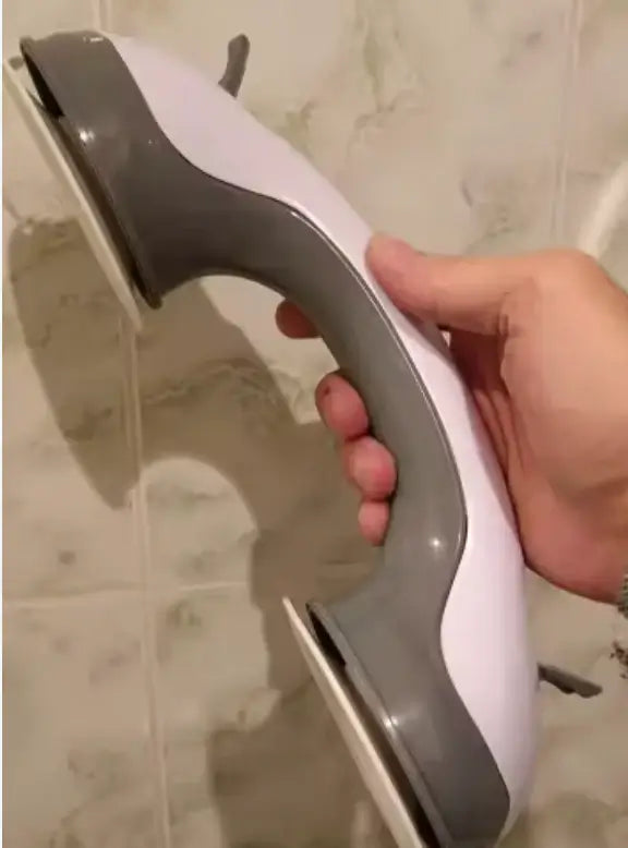 Foto enviada por Carolina M. con la manija instalada en su baño